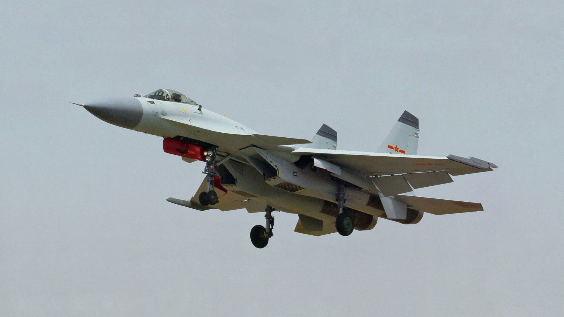 “万众瞩目的季后赛首轮大战，冠军悬念再升级”，季后赛首轮几场