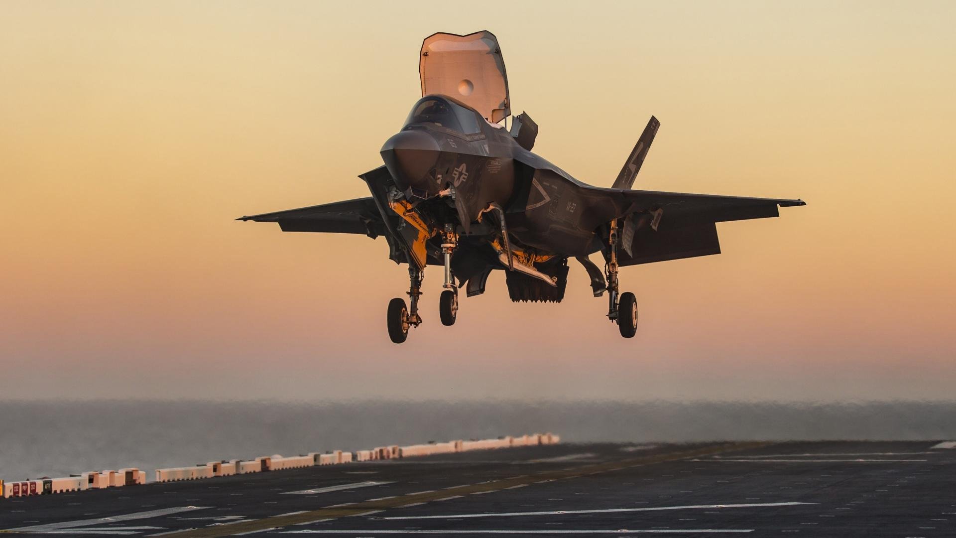 爱游戏在线登录入口-《电竞节庆活动不断：打造全民电竞狂欢盛典》，电竞节主题