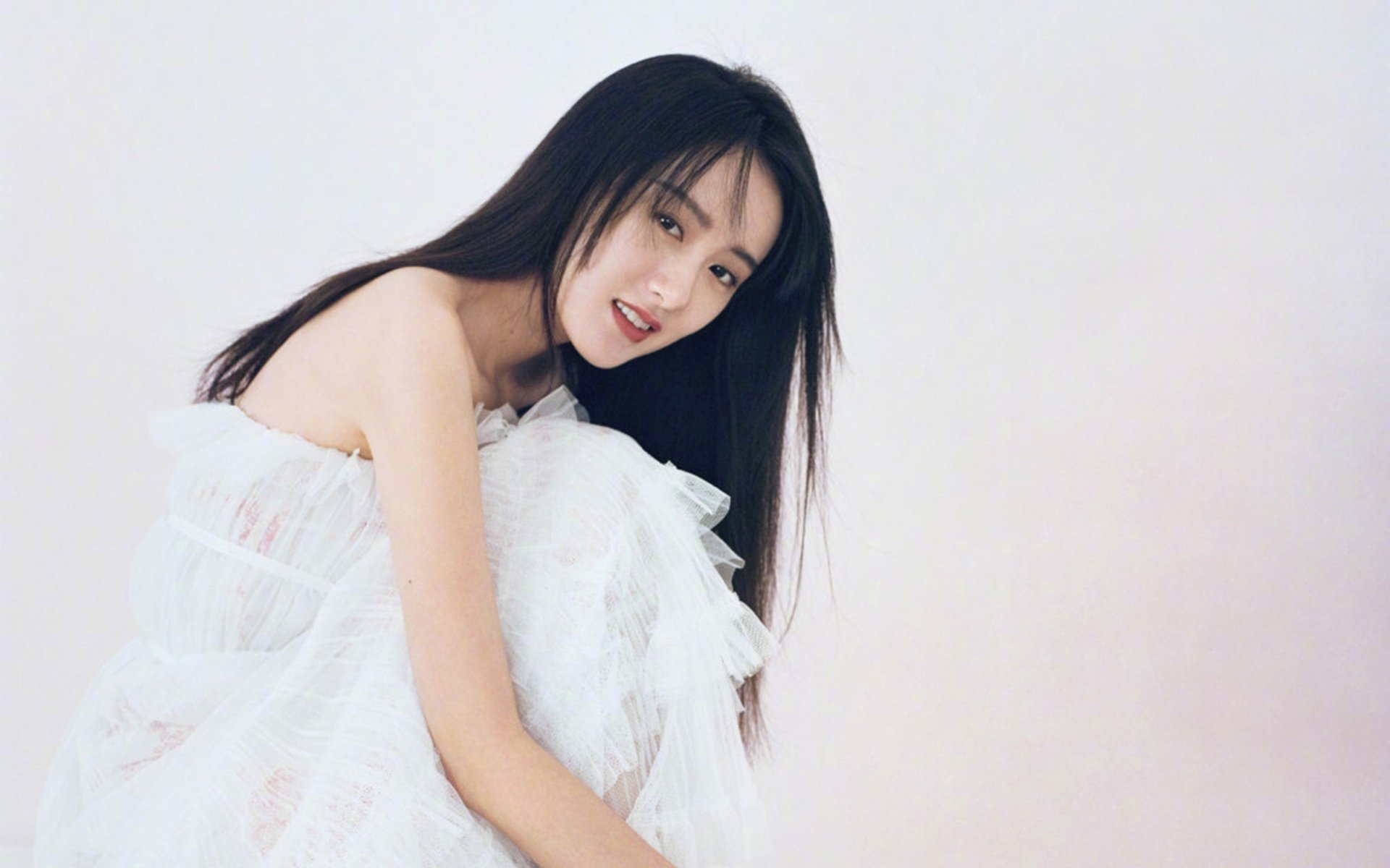 爱游戏综合娱乐-户外攀岩赛事，挑战极限的高墙之战，户外攀岩危险吗