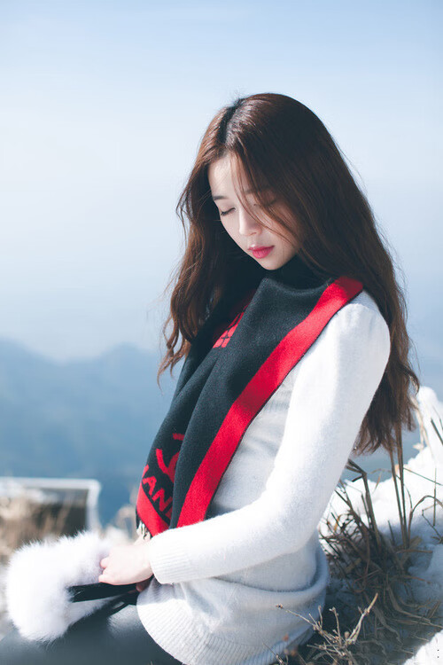 -千钧一发的较量，谁将笑傲群雄？，千钧一发下一句是什么