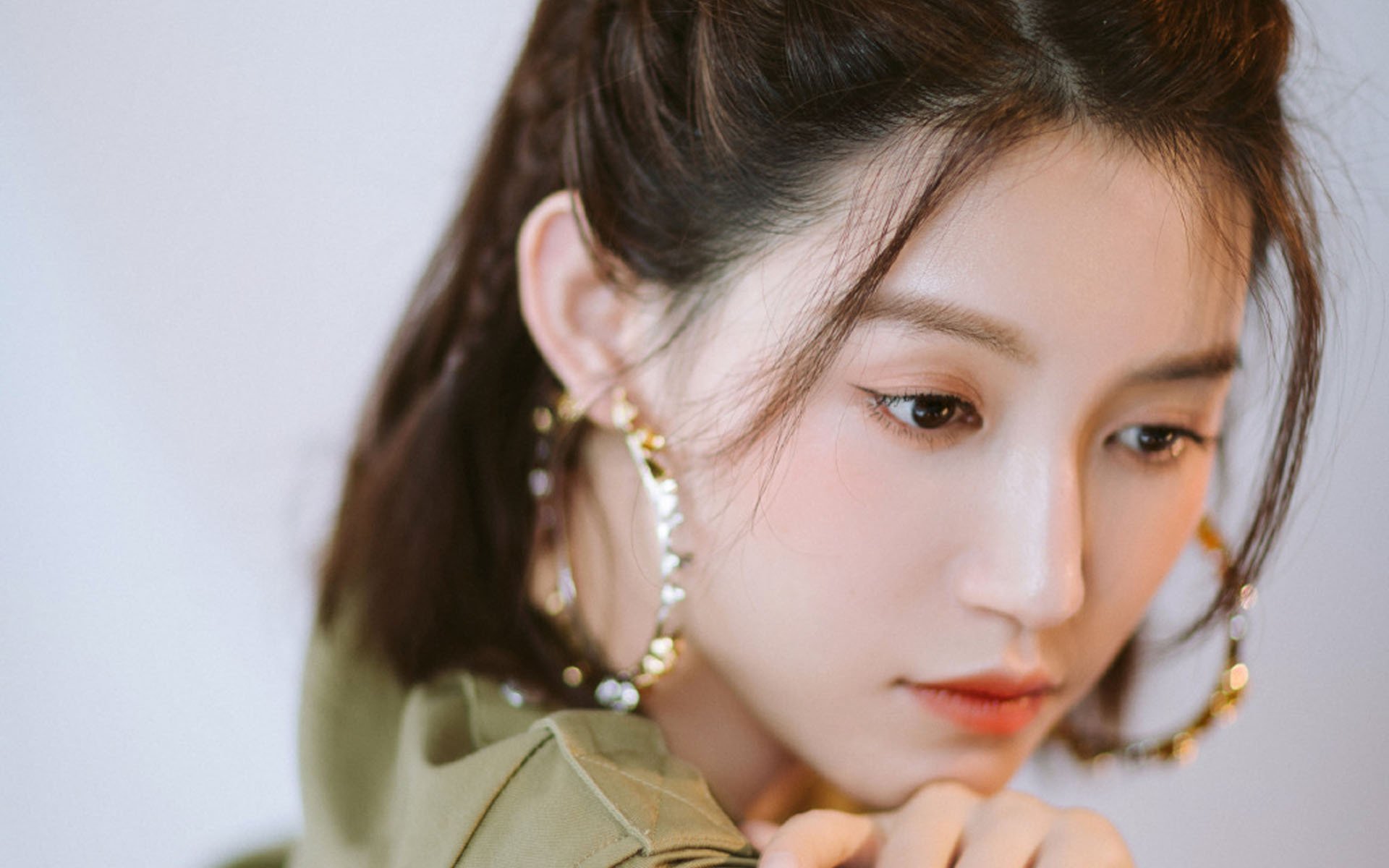 国际足球环境激动人心，球队实力尽显，国际性足球组织