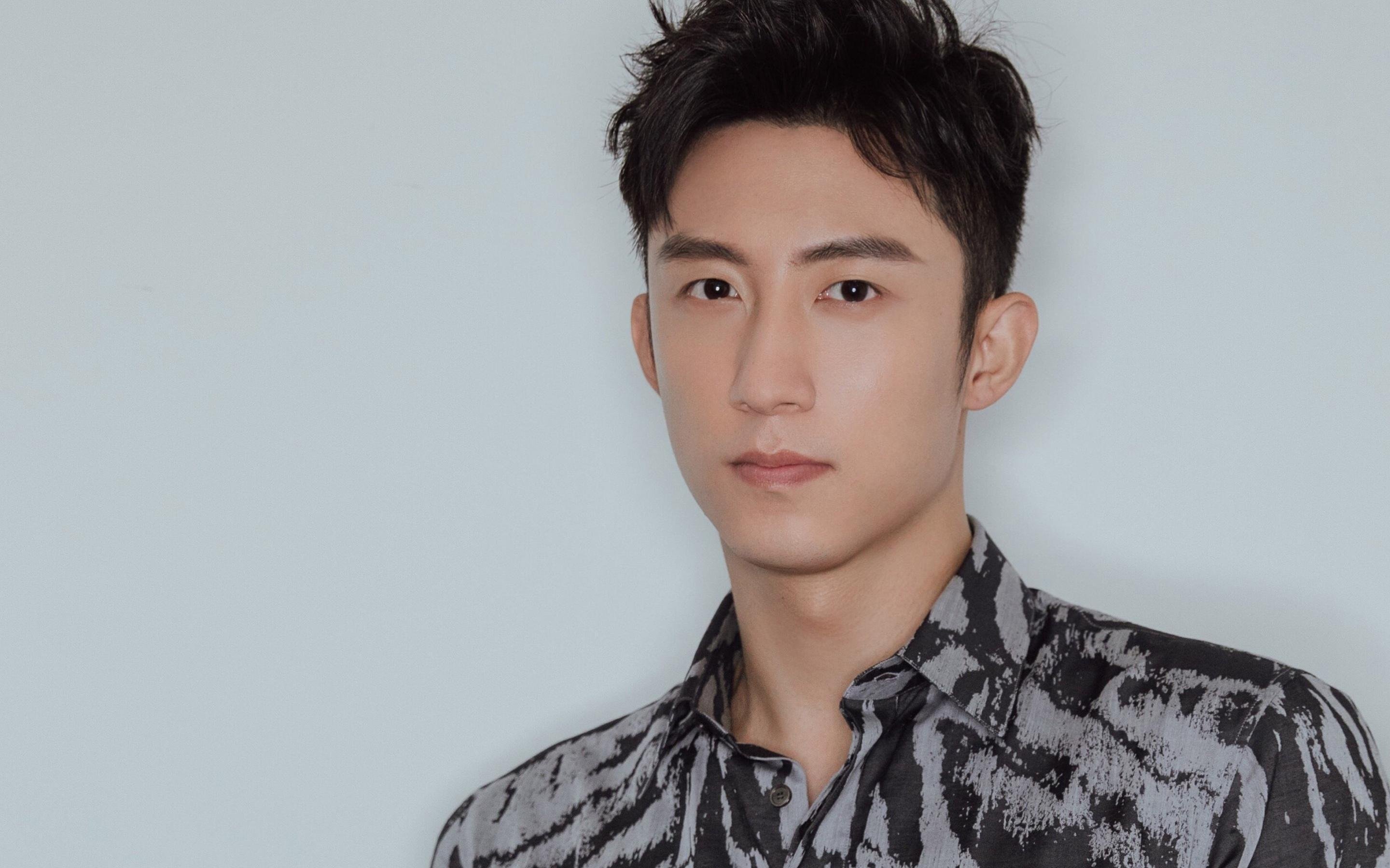 爱游戏 电竞-皇家马德里主场2-0战胜比利亚雷亚尔，取得胜利，皇家马德里 vs 比利亚雷亚尔