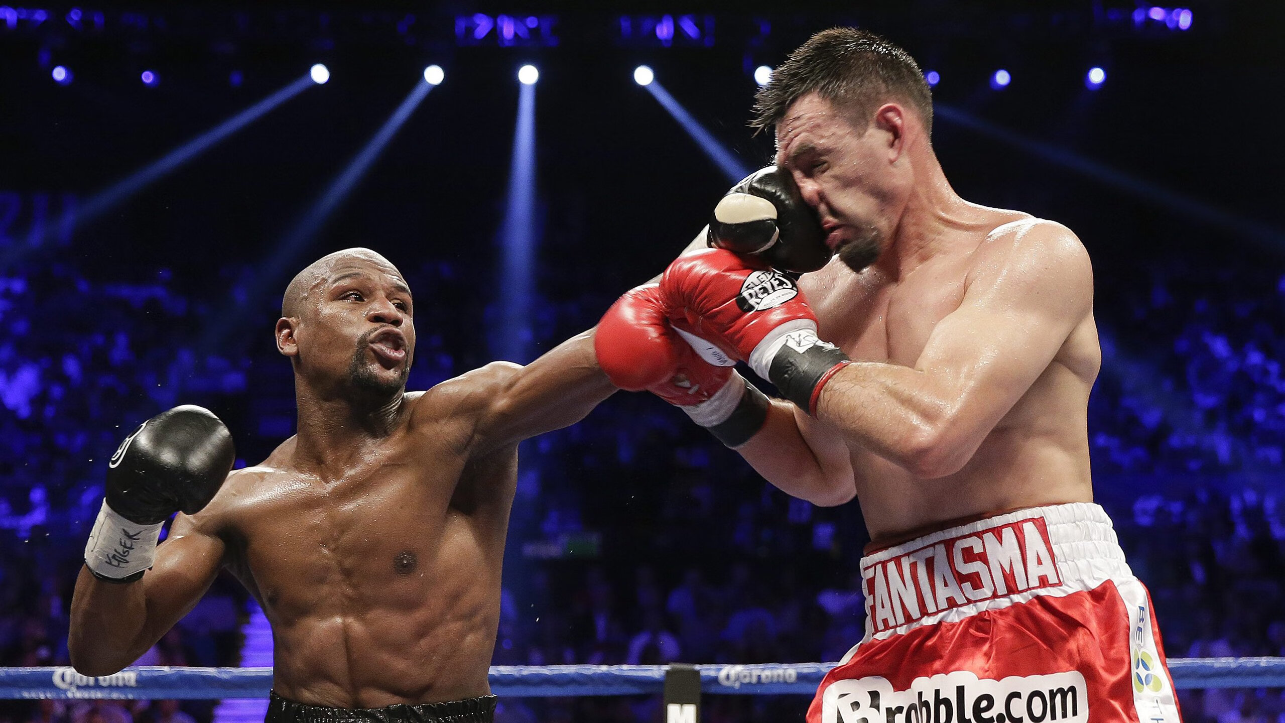 爱游戏电竞-五大联赛是否出现门将出球方向由中路转向边路趋势，五大联赛门将进球